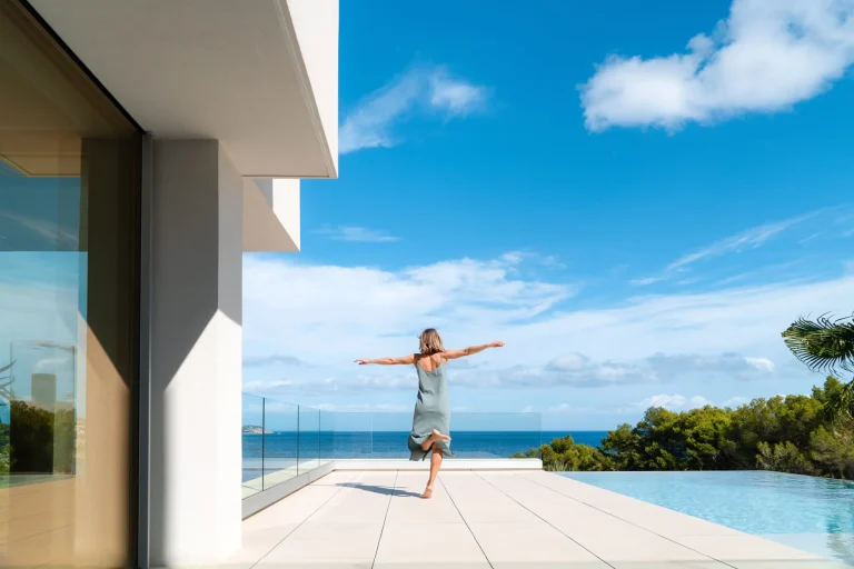 Exclusividad y diseño en Cala Ratjada: Una casa unifamiliar de lujo que redefine el estilo mediterráneo